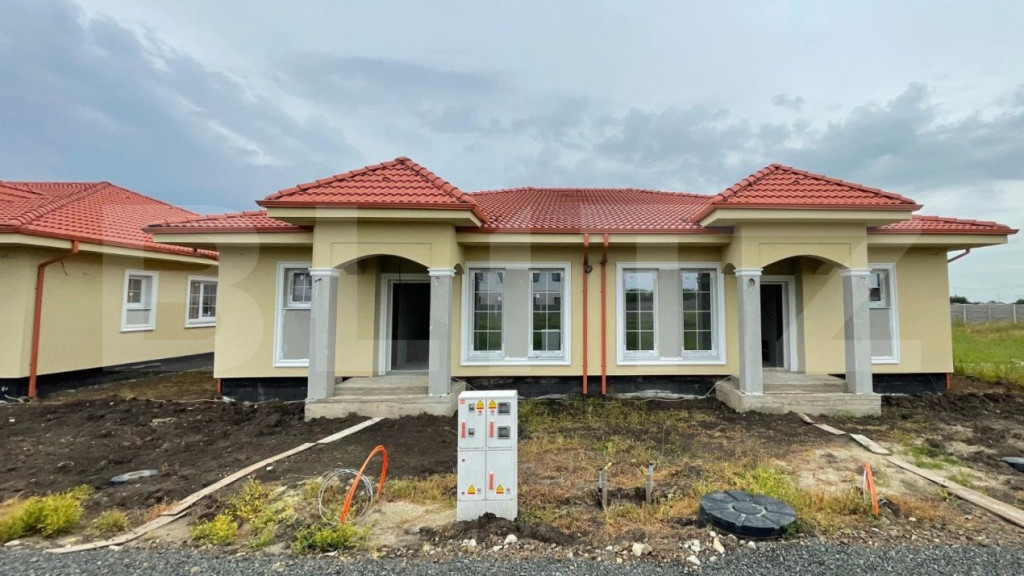 Casa de vanzare 90 mp, stil mediteranean, finisaje de calita