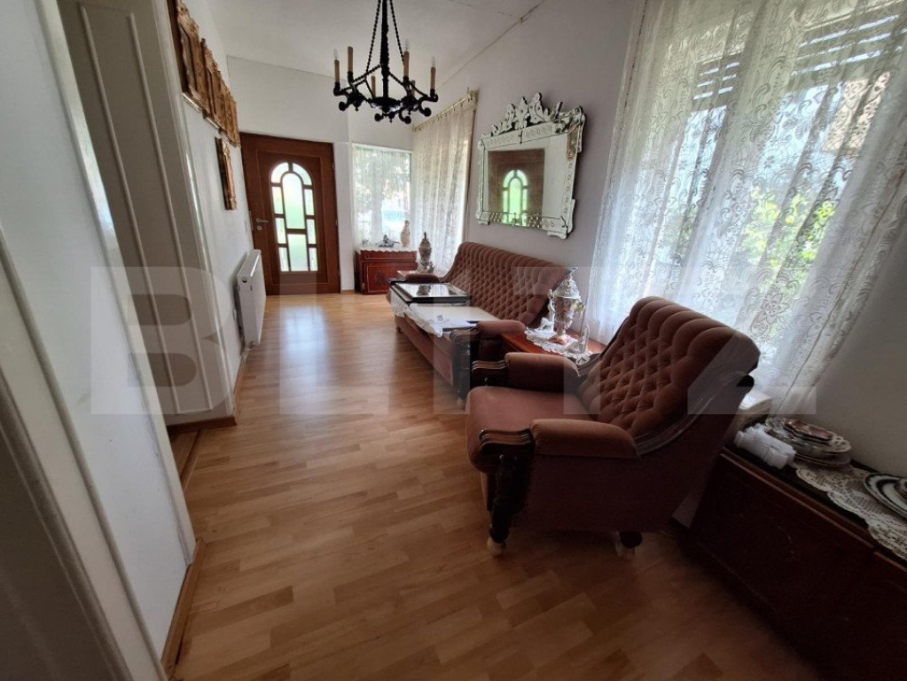 Casă individuală 4 camere, 163 mp şi teren 717 mp, Calea