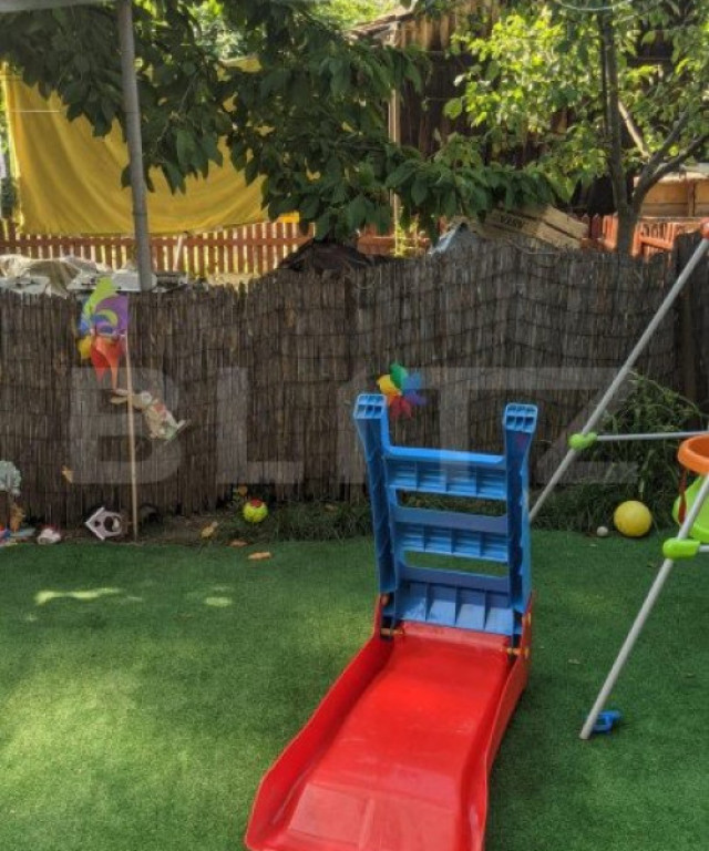 Casa la curte comuna, 75 mp utili, 114 mp teren, Zona Lunei