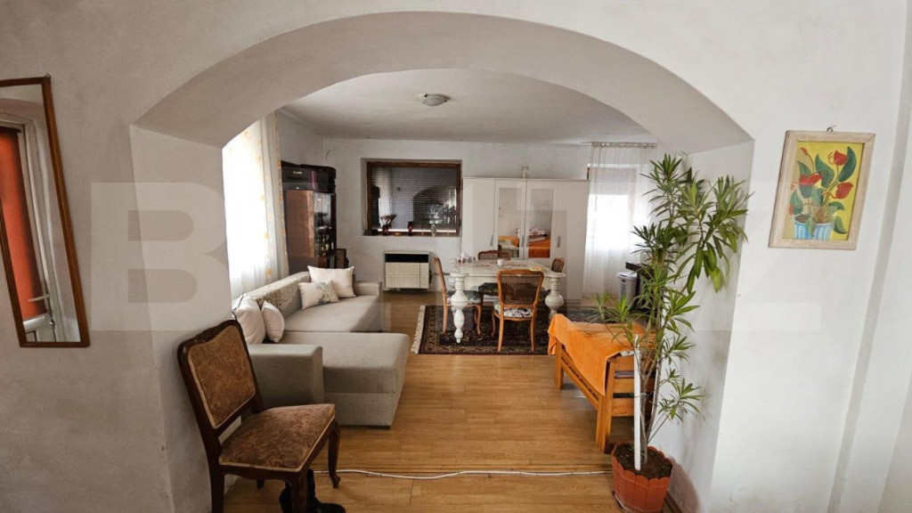 Casa Ultracentrală Aiud, 2 camere, 105mp, curte 423 m, Pret
