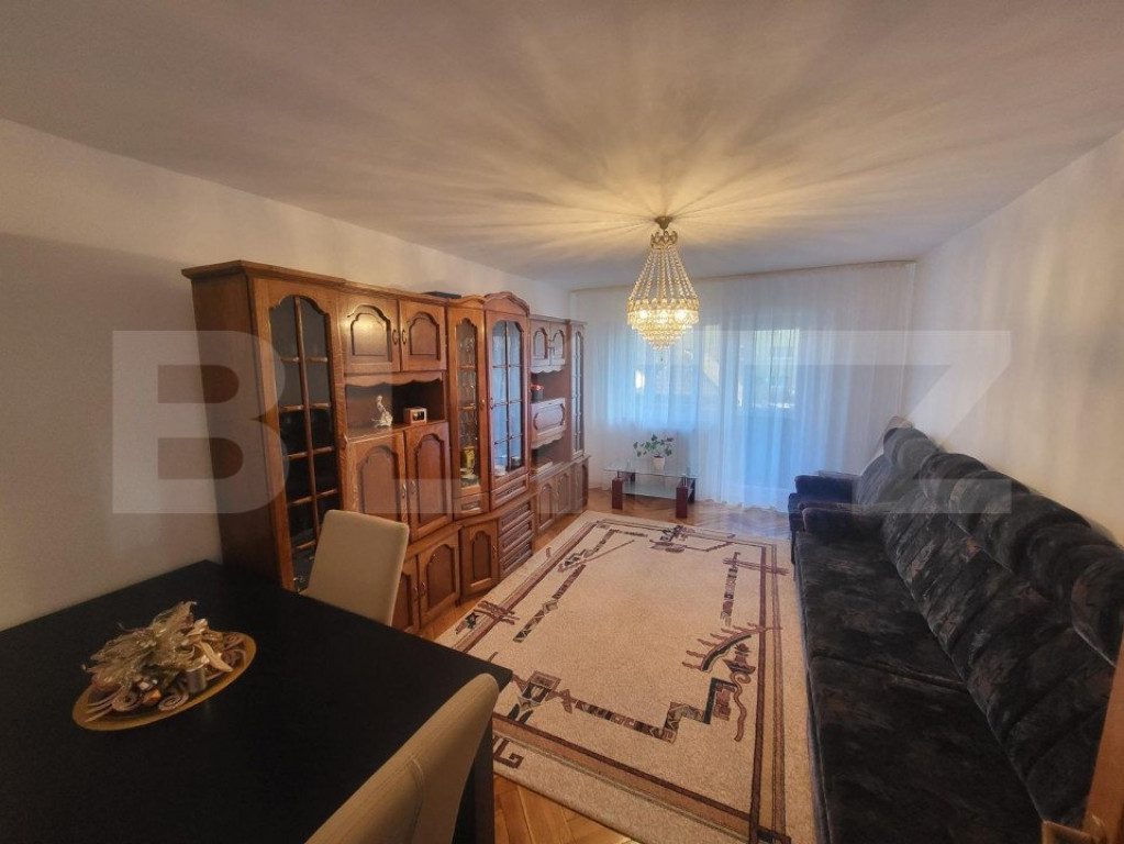 Apartament 5 camere, 2 bai 100 mp, Cetate