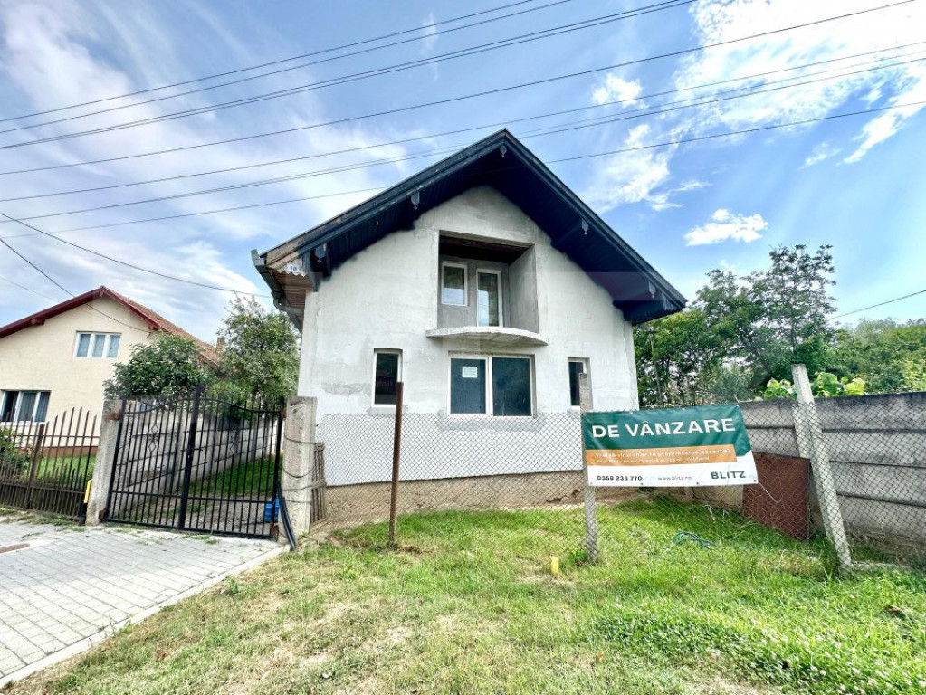 Casa semifinisata 3 camere, pivnita, teren 1198 mp, Paclisa