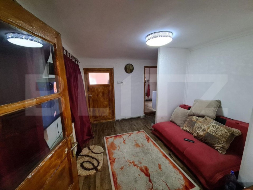 Apartament 3 camere, 90mp + pod foarte inalt, langa Piata Sf