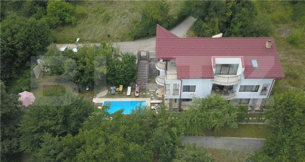 Vila 8 camere, 420mp, Poiana Brasov
