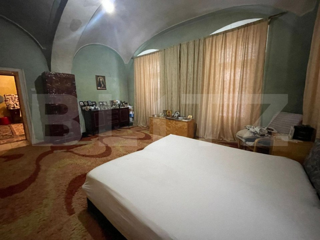 Casa de vanzare, 100 mp utili, zona Central