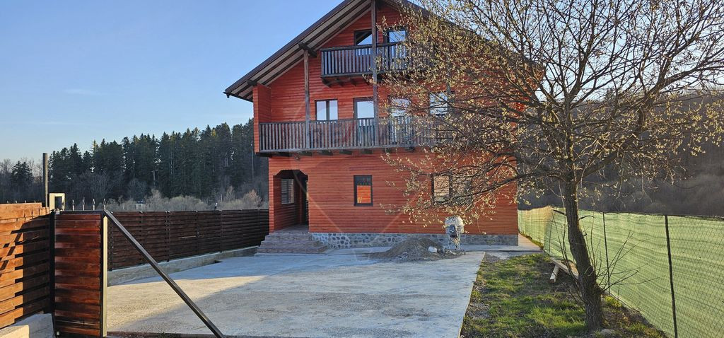 Casă / Vilă cu 7 camere in Paltinoasa-Poiana Bocus, Suc...