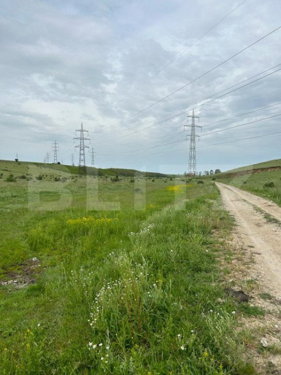 Teren extravilan pretabil proiect fotovoltaic - 99.969 mp, P