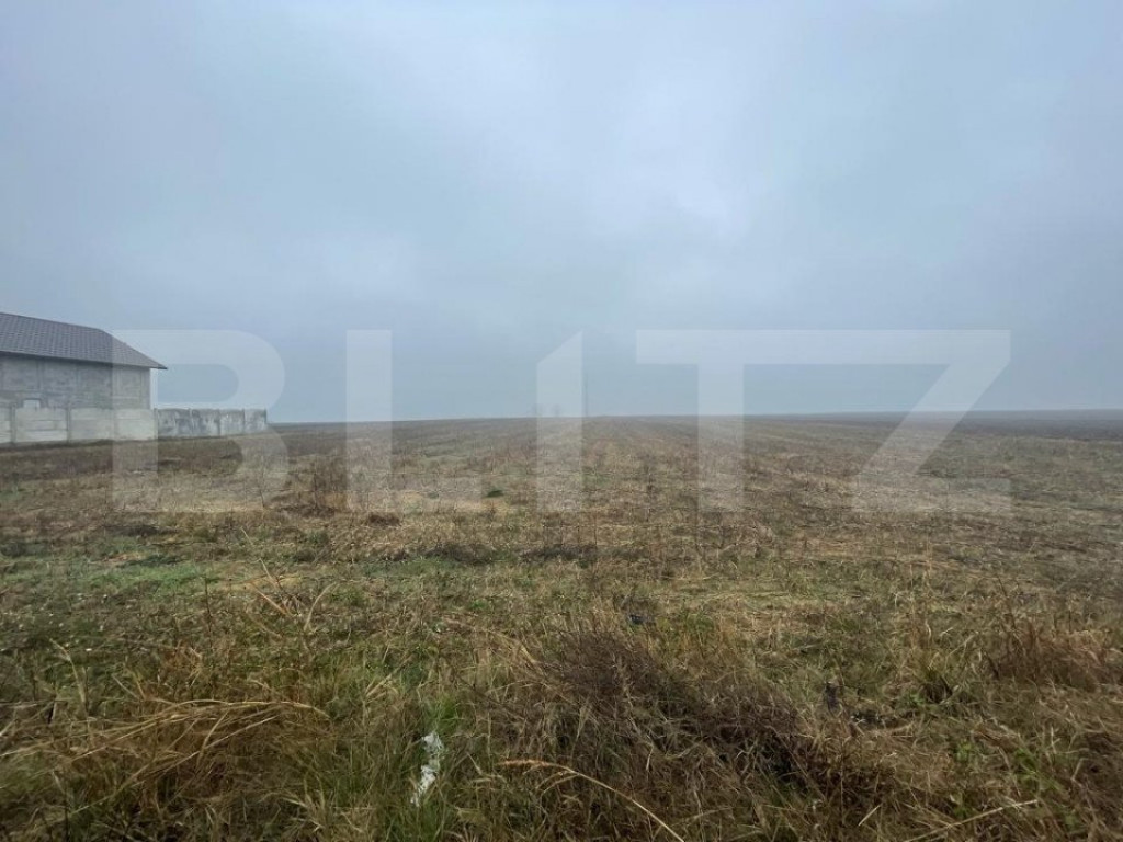 Parcele teren intravilan Isalnita 400-4300 mp, utilitati la