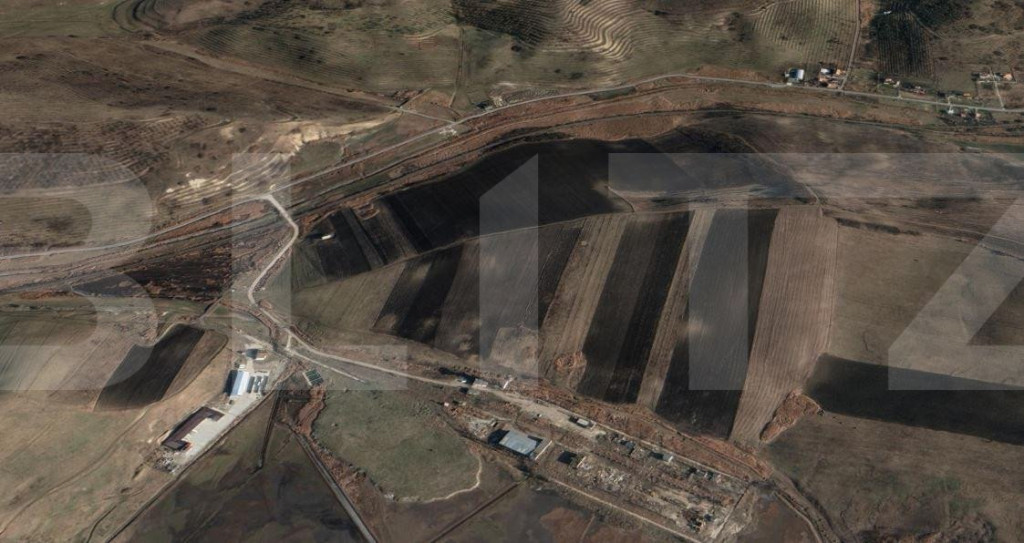 Vanzare urgenta!Teren industrial extravilan,1.1 Ha, front 35