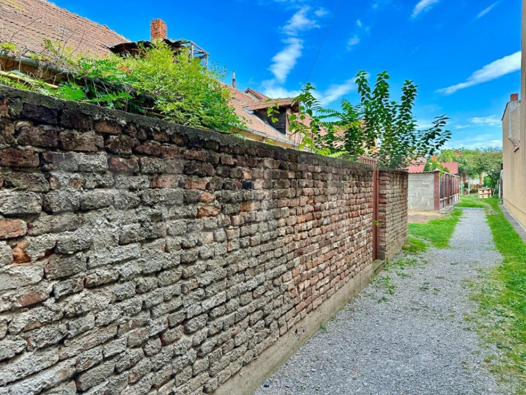 Teren pt loc de parcare Tudor Vladimirescu - aprox 20 de loc