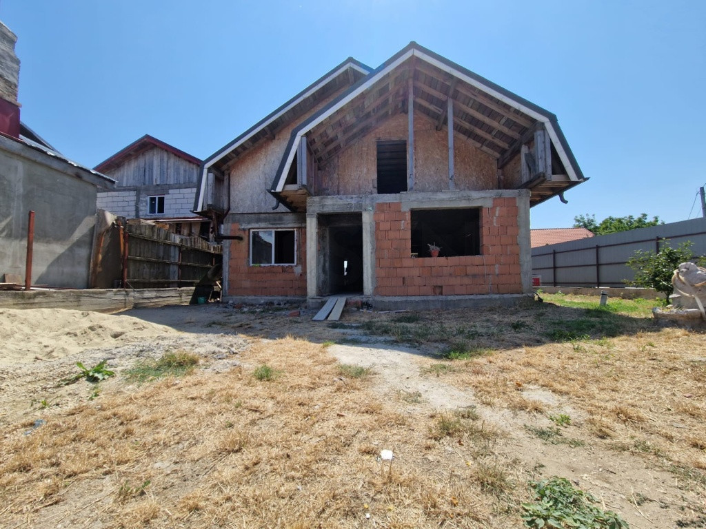 Casa 3 camere Buftea central la rosu