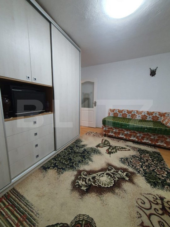 Apartament 3 camere, semidecomandat, etaj 1, cartier Hipodr