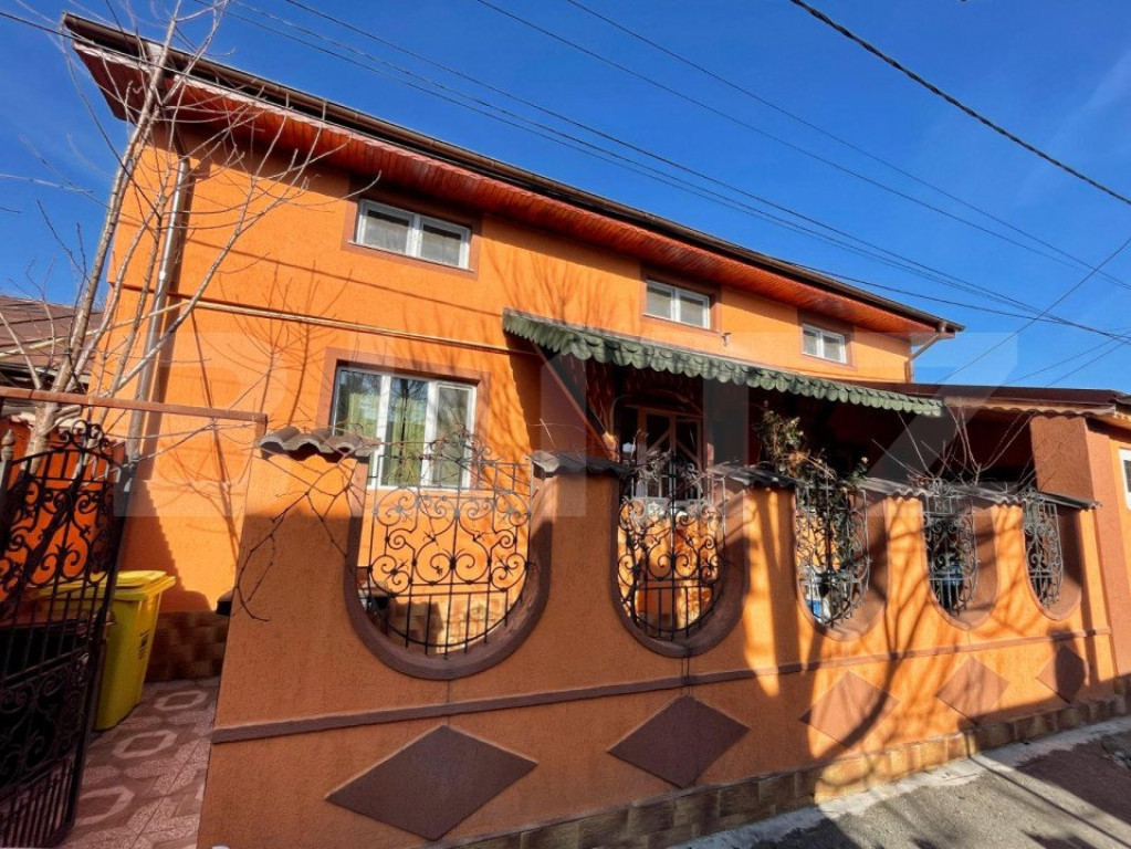 Casa de 210 mp, curte cu terasa, centrala termica, pretabil