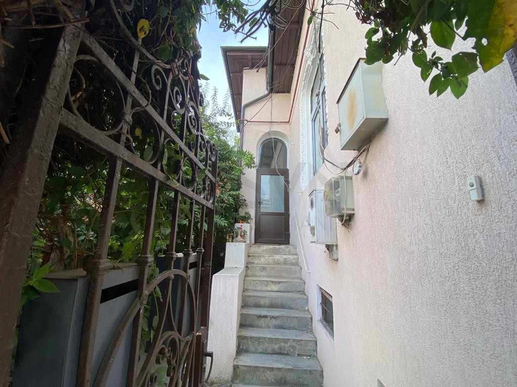 Casa de 8 camere Palatul Parlamentului