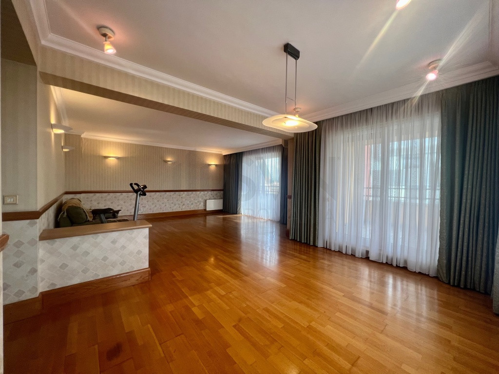 Apartament 3 camere la Televiziunea Romana
