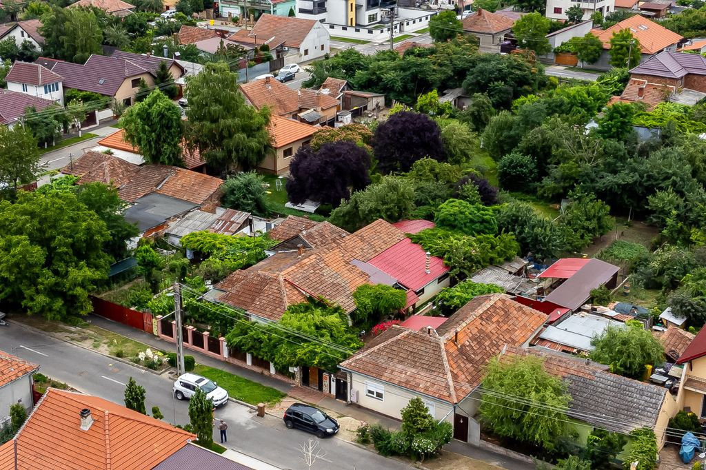 Casa 3 camere-2016 si 537 mp teren in zona excelenta Buja...