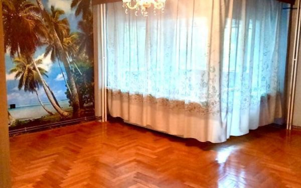 Apartament 4 camere, 2 bai - zona Vlahuta