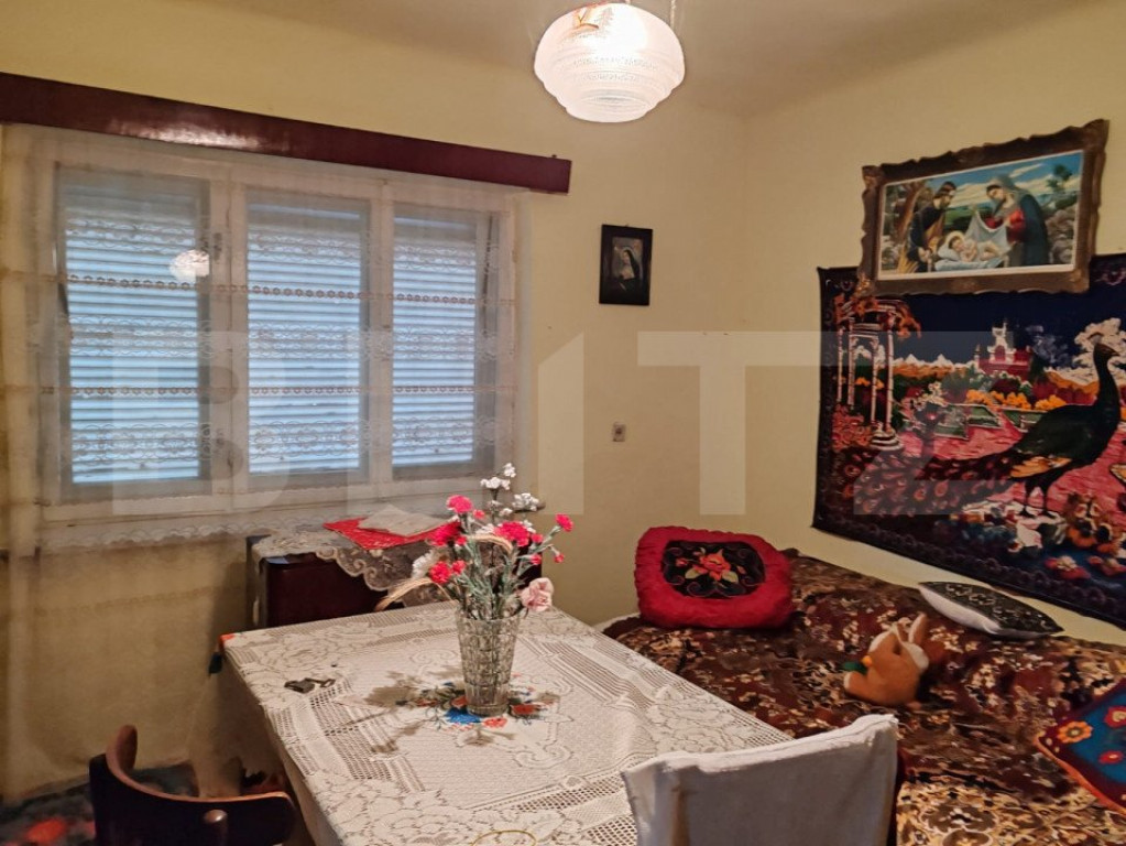 Casă 4 camere , zonă liniștită