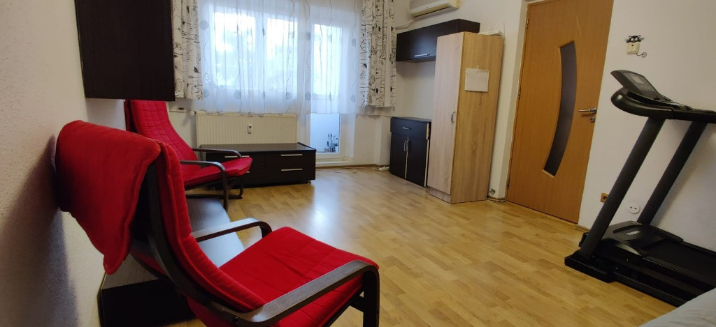 Tineretului, Ap.2 cam,Parcare,langa Taverna Calinescu.