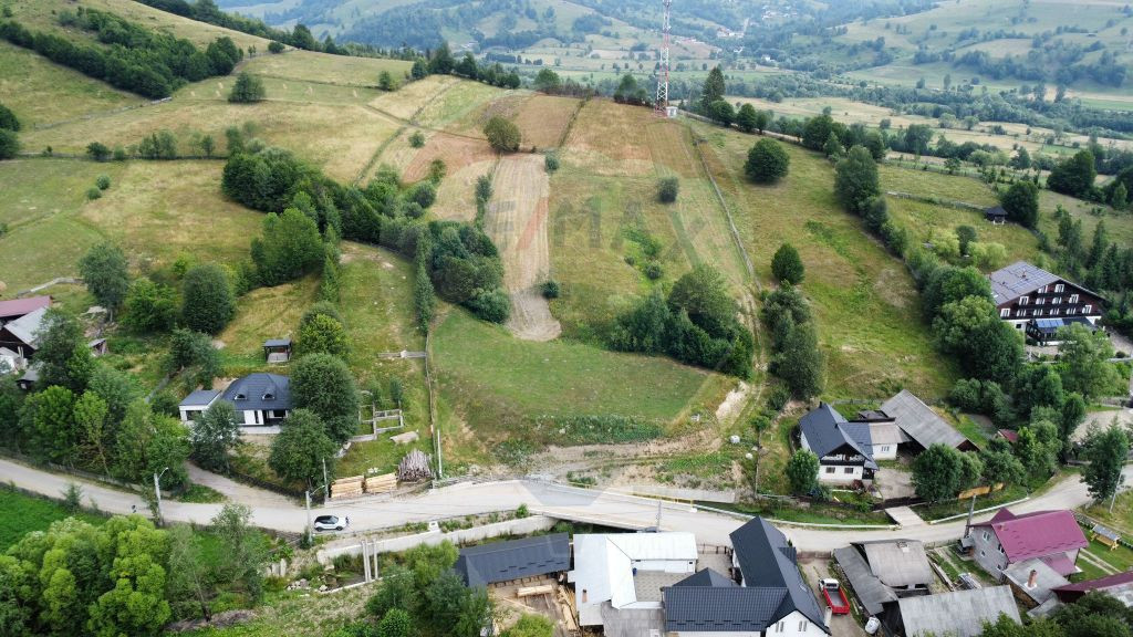 Teren 4397 mp Intravilan Manastirea Humorului / Lunga Buc...