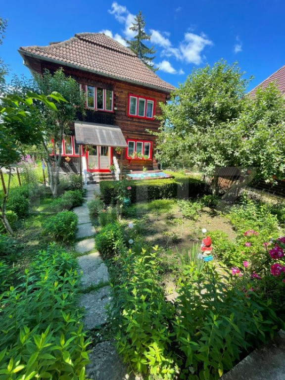 Casă cu 6 Camere în Predeal, cu Vedere Spre Munte