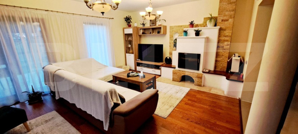 Casa individuala cu 4 camere,200 mp, teren 365 mp,cartier E