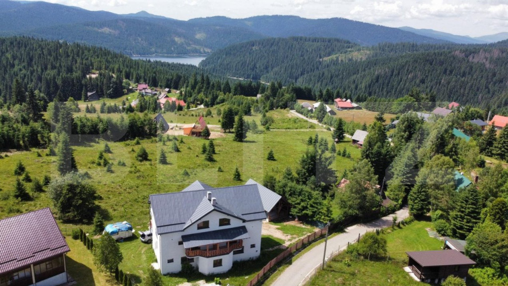 Pensiune moderna cu vedere panoramică spre Lacul Beliș !