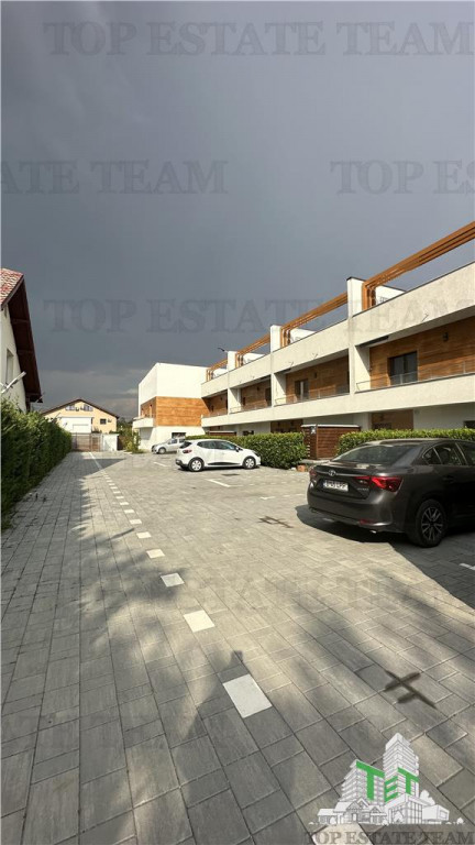 Vila individuala cuplata, in complex rezidential modern, cu