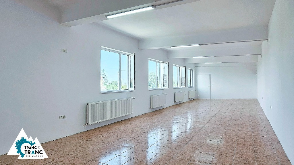 Birou cu 1 camera de 122 mp construiti la UTA