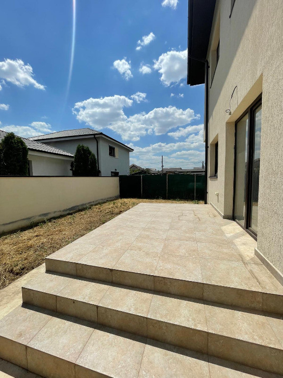 Casa singulara cu 4 camere|finisaje superbe|curte spatioasa