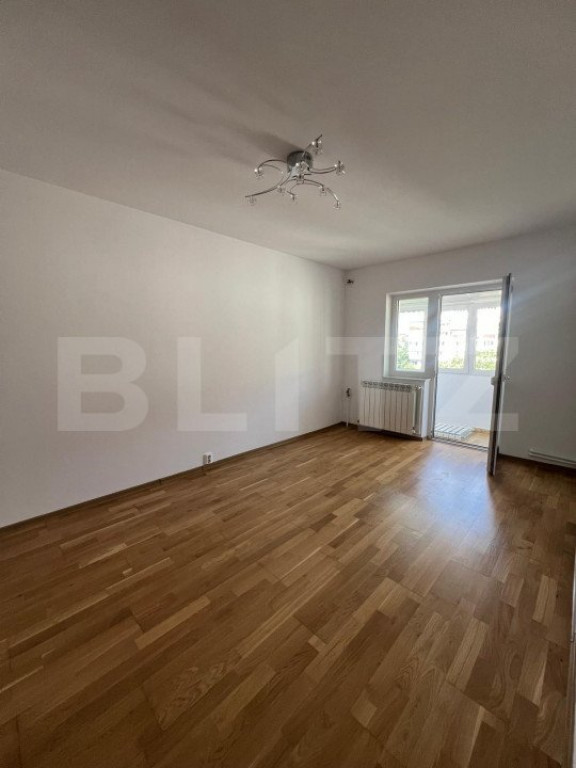 Apartament, 2 camere, decomandat, zona Obcini