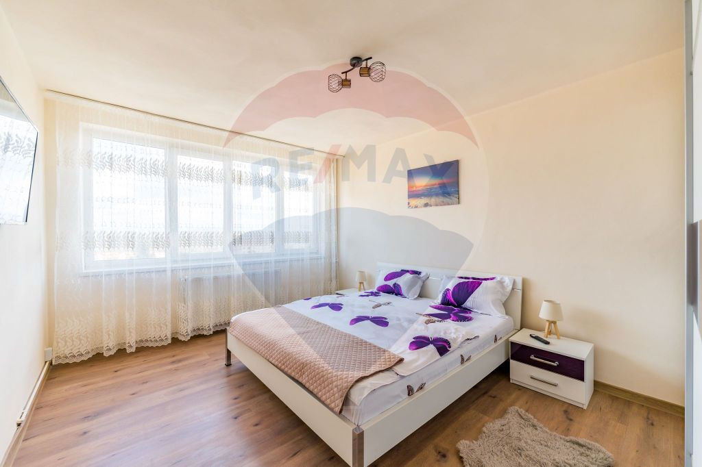 De închiriat apartament modern 2 camere central , centra...