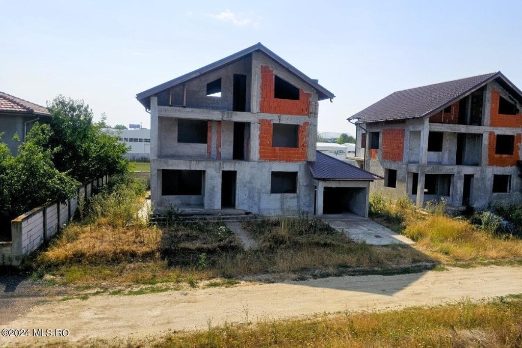 Pantelimon - Padurea Cernica, Vila 4 dormitoare, 3 bai, teren 420 mp