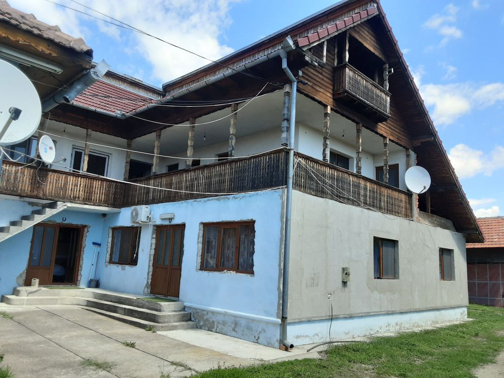 Teren si casa in Crasna, Gorj - id 6943