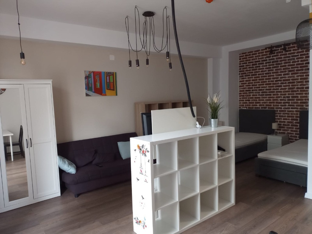 Centru Ap 1 camera recent renovat, curte interioara 450 Eur