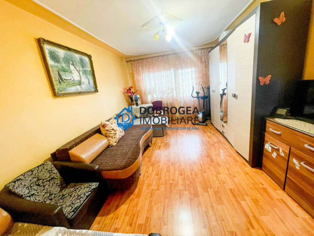 2 camere cu posibilitate de transformare in 3, centrala, izo