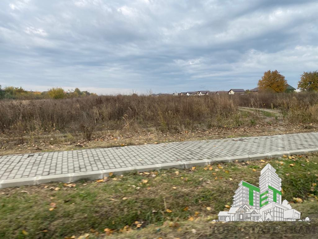 Rate la dezvoltator|Teren cu deschidere la padure