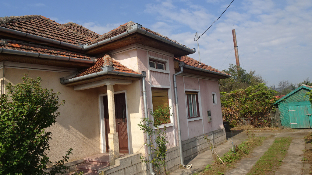 Casa solida in Deva, zona Horea, suprafata 280 mp