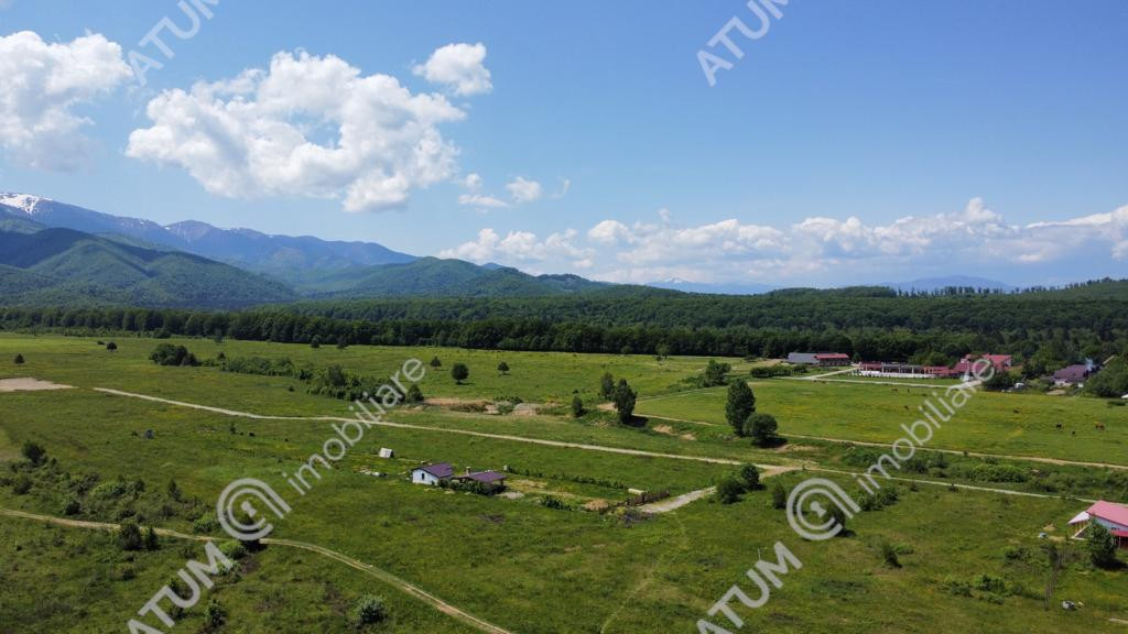 Teren intravilan 2100 mp in Porumbacu de Sus