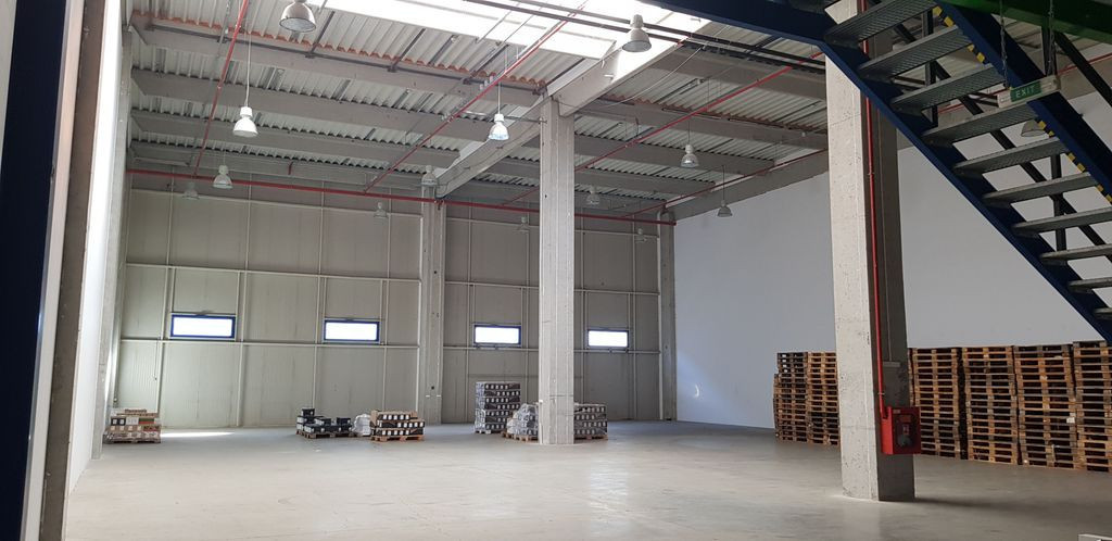 Spatiu industrial de depozitare/productie Soseaua de cent...