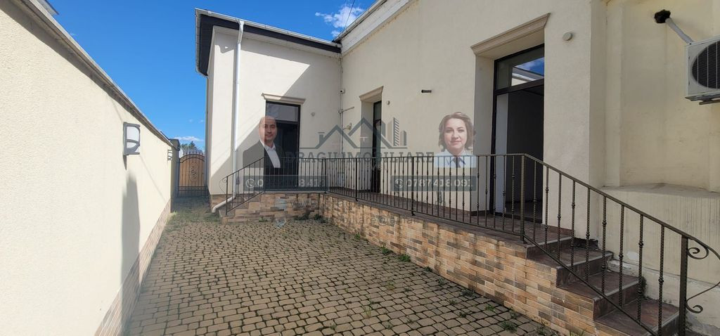 Spatii Comerciale Tecuci/Central/Vis a vis de Casa de Cul...