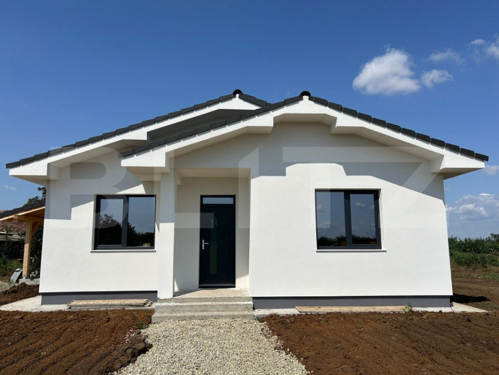 Casa semifinisata cu garduri la doar 15 km de Oradea