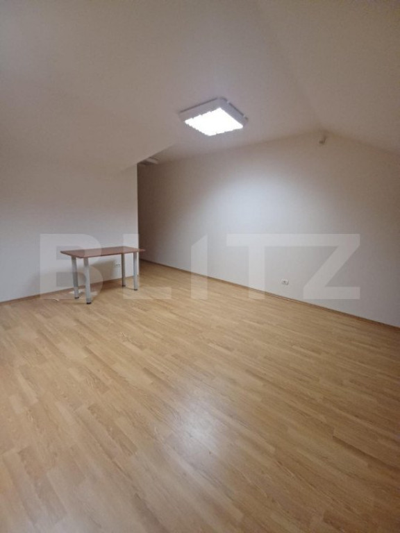 Spatiu de birouri , 90 mp, zona Fabric