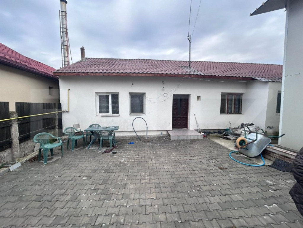 Casa cu 4 camere, cazare muncitori sau sediu firma, cartier