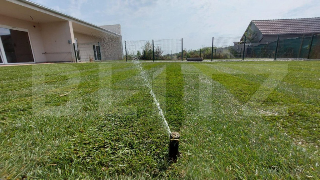 Duplex, 74 mp utili, 350 mp teren! Recas!