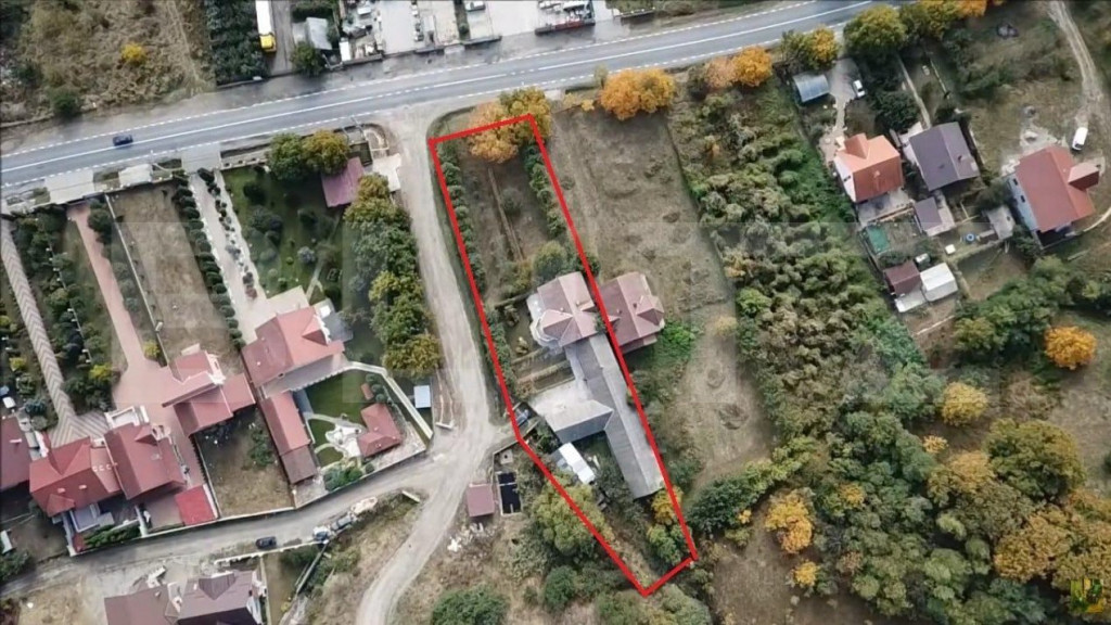 Casa de vanzare 260mp utili, 17 ari teren si 160mp anexe!