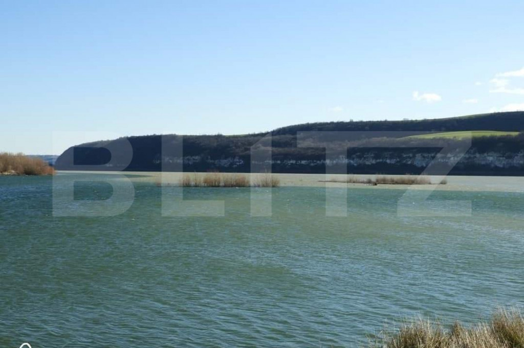 Teren, 120000mp, Insula Calinovat, Moldova Noua