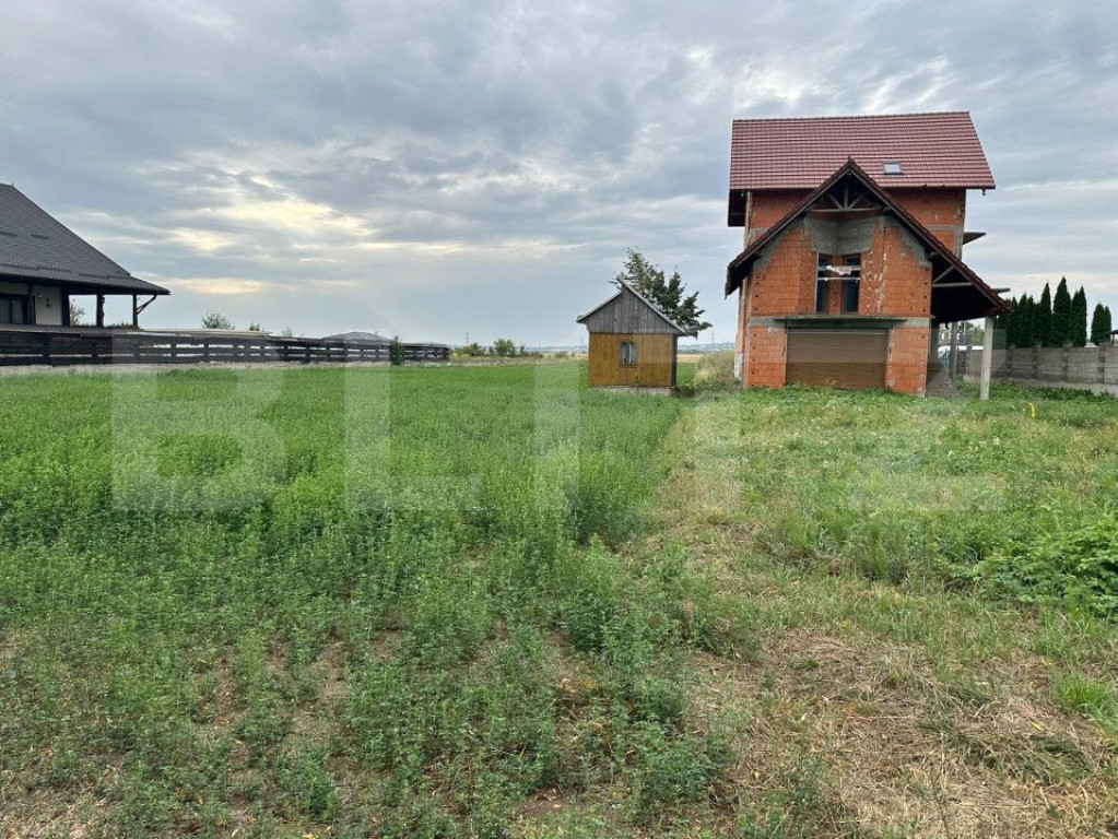 Pensiune 12 camere, 1500 mp teren, Sucevita