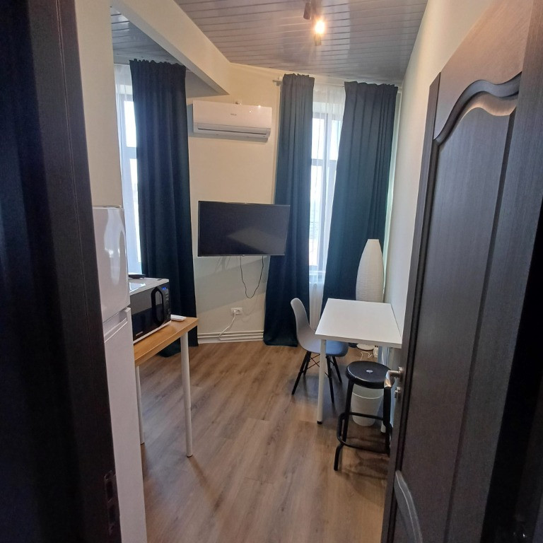 Central Apartamente 1 camera aproape de UMF si Cuza