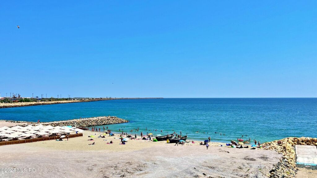 RO-RO/STEAUA DE MARE - VILA 15 CAMERE - VEDERE LA MARE -